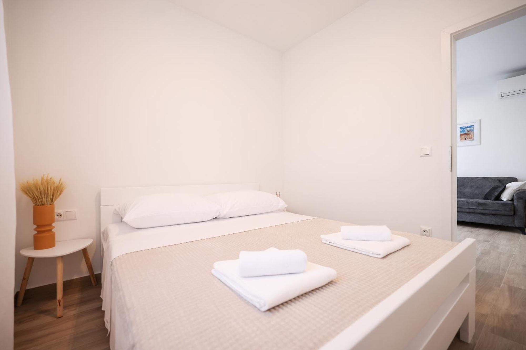 Duo Soles - Apartments With Private Parking Near Zadar Murvica  Kültér fotó