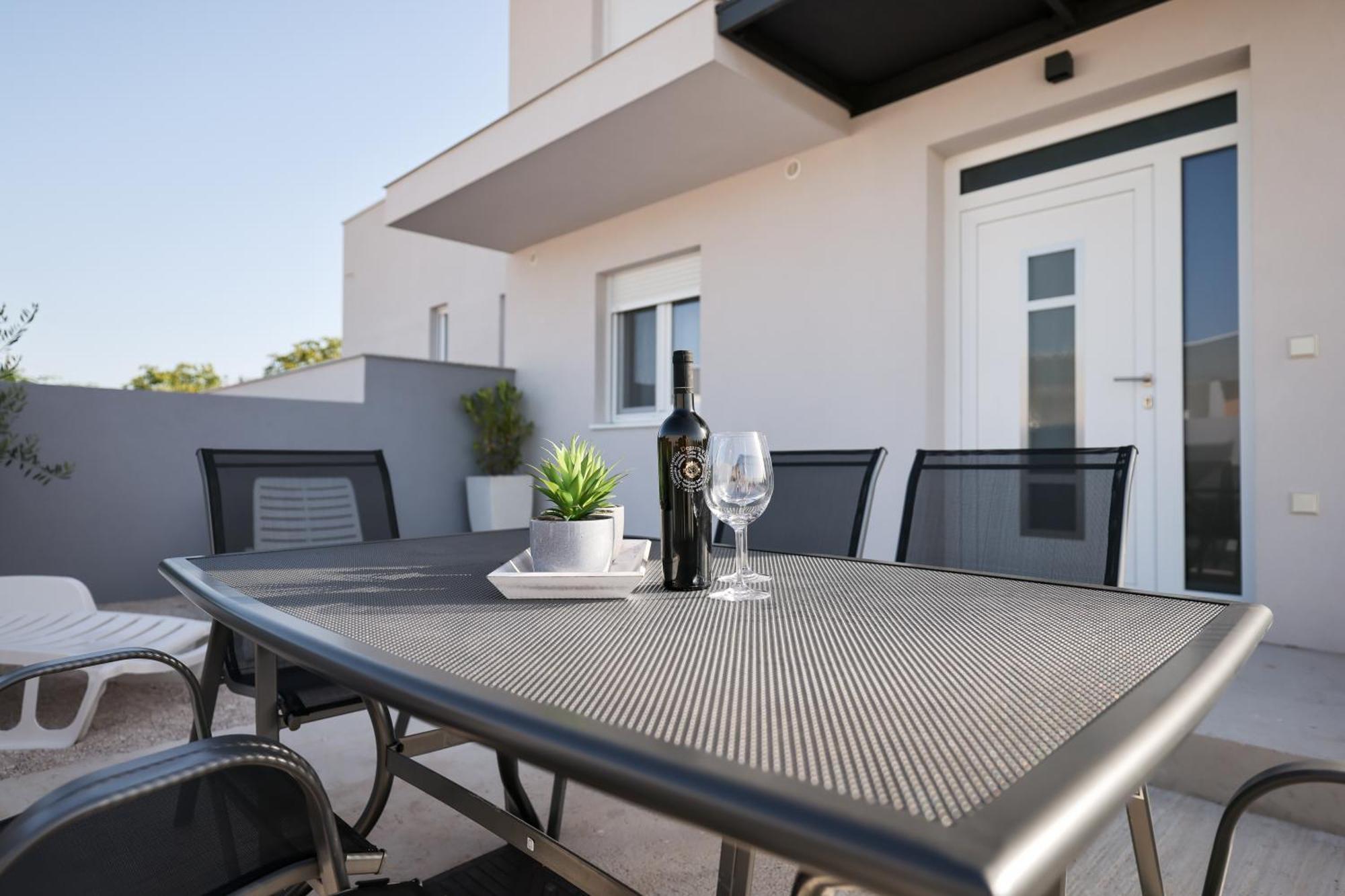 Duo Soles - Apartments With Private Parking Near Zadar Murvica  Kültér fotó