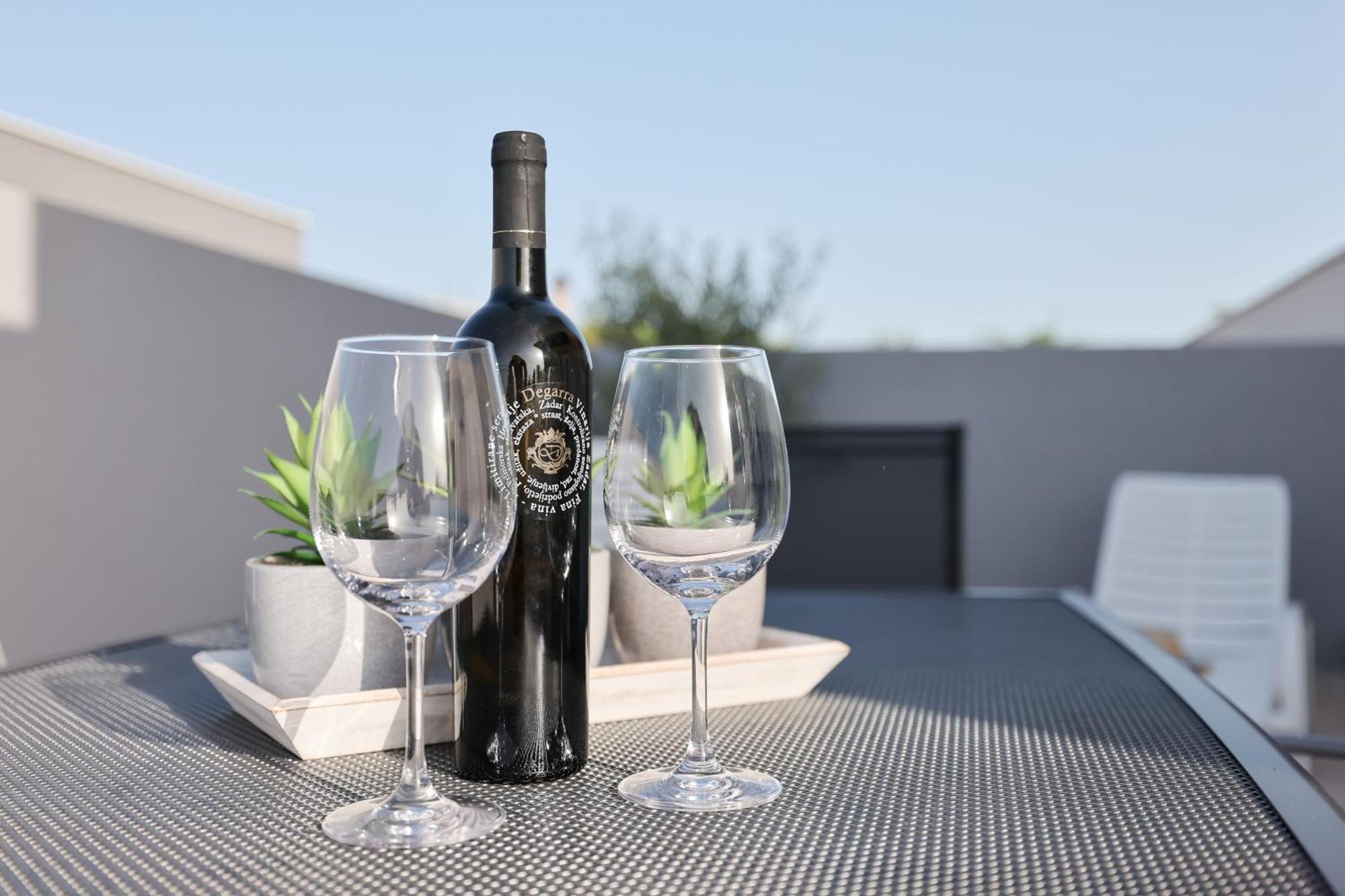 Duo Soles - Apartments With Private Parking Near Zadar Murvica  Kültér fotó